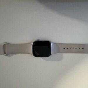 Apple Smartwatch series 9 with Cream Band